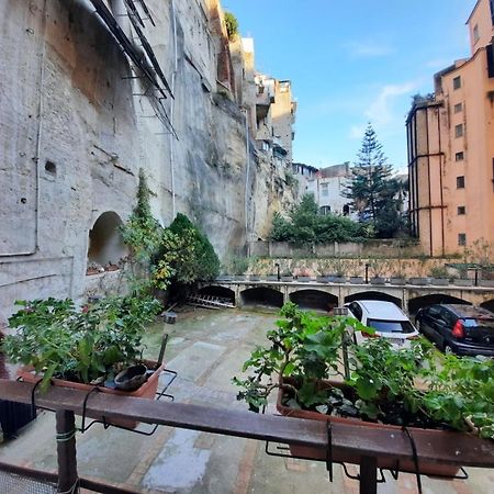 La Casa Nella Roccia Lägenhet Neapel Exteriör bild