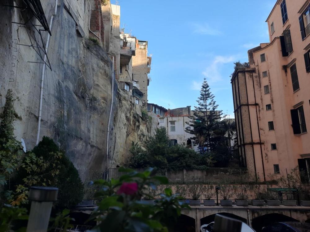 La Casa Nella Roccia Lägenhet Neapel Exteriör bild